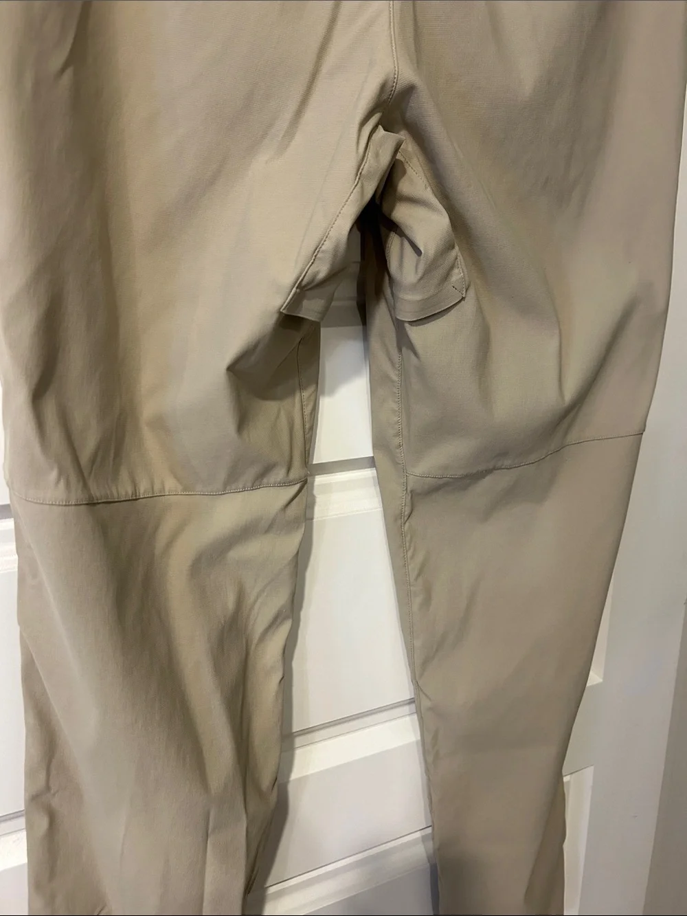 lululemon athletica Men's Stretch Chinos in Khaki Tan